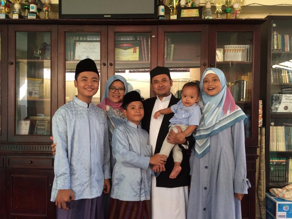 Profil Pengasuh Pondok Pesantren Nur Medina